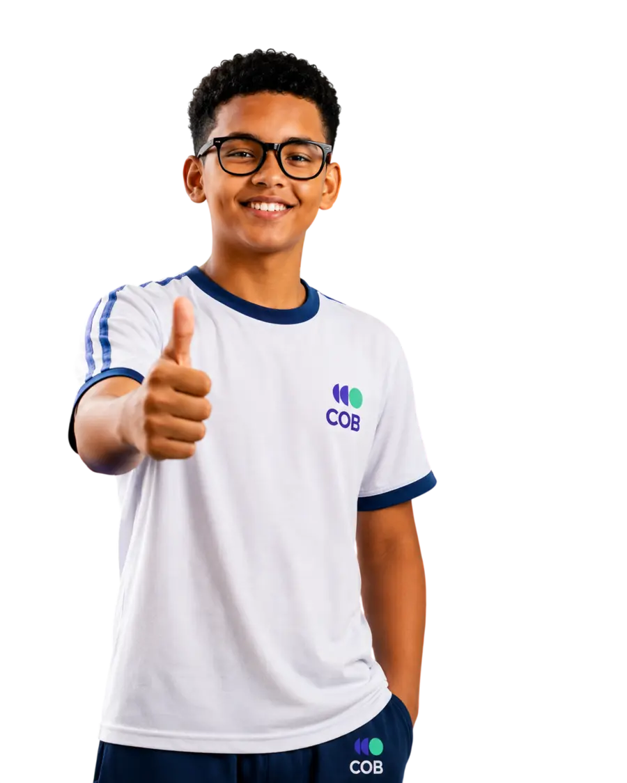 Estudante do COB fazendo sinal positivo